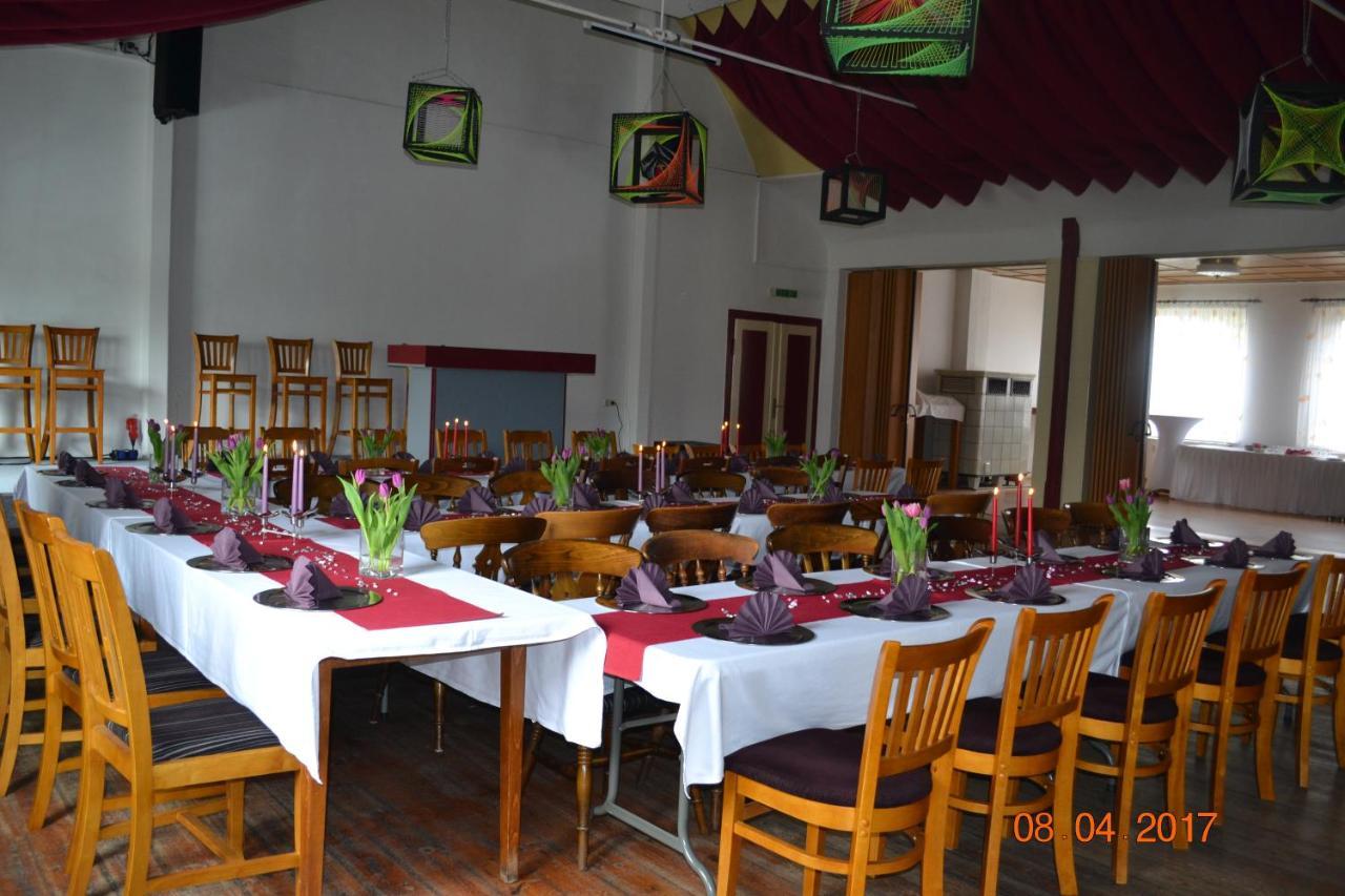 Landgasthaus Queen Victoria Stadtilm エクステリア 写真