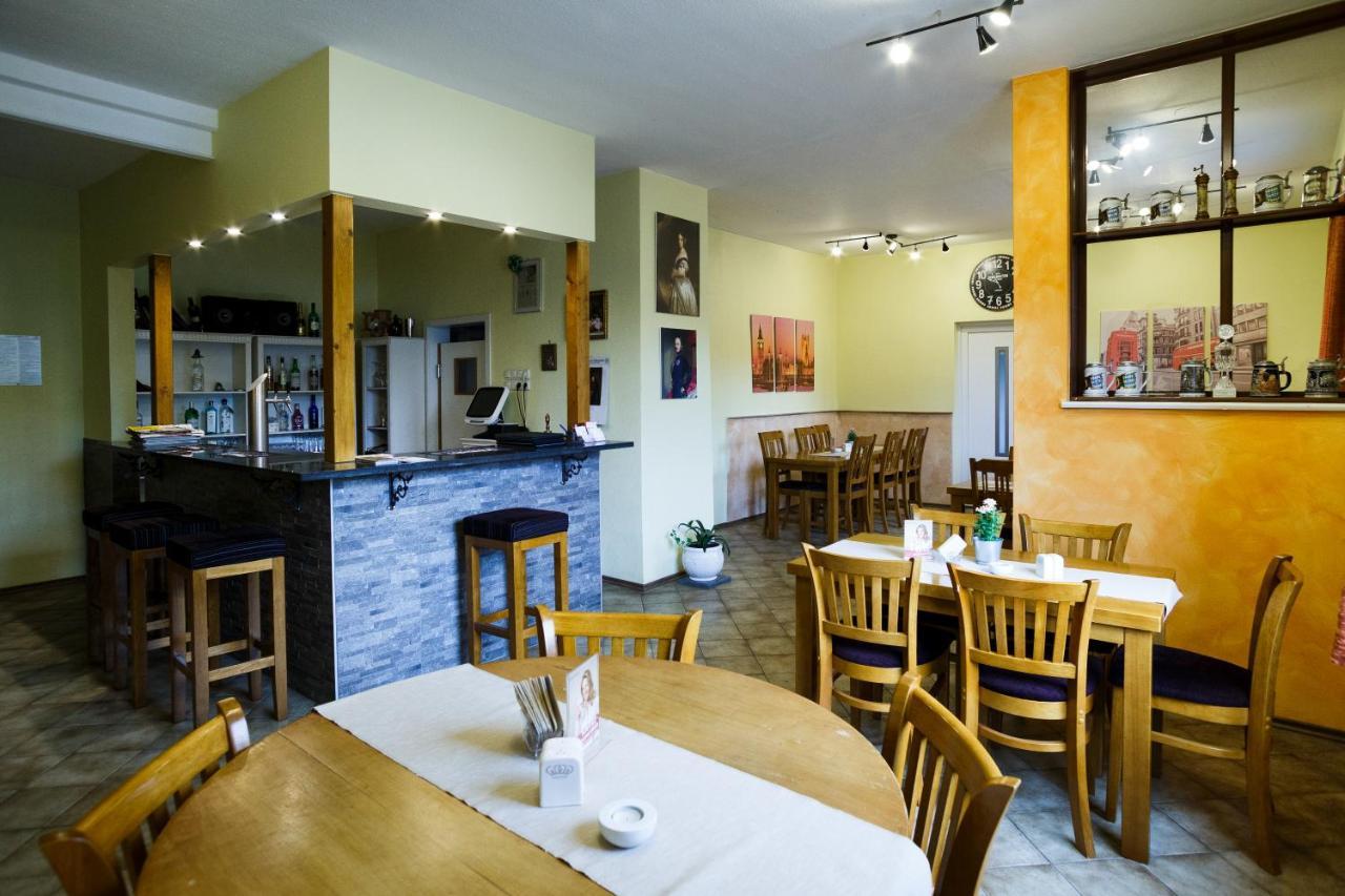 Landgasthaus Queen Victoria Stadtilm エクステリア 写真